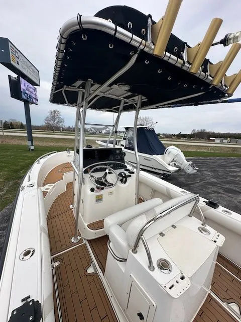 Slide: The Image of Boston Whaler Outrage 2004 - 8