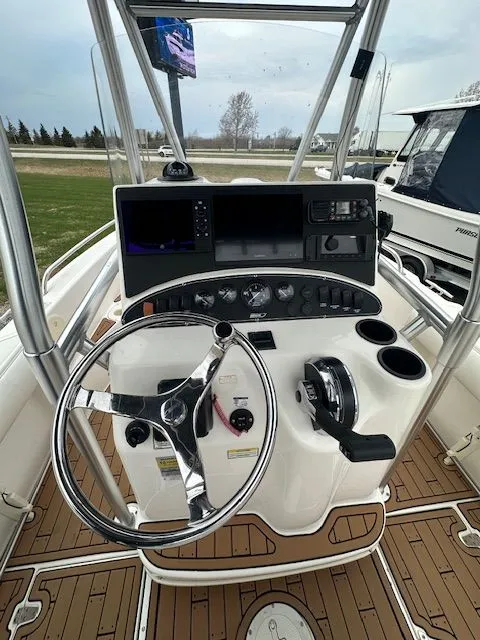 Slide: The Image of Boston Whaler Outrage 2004 - 9
