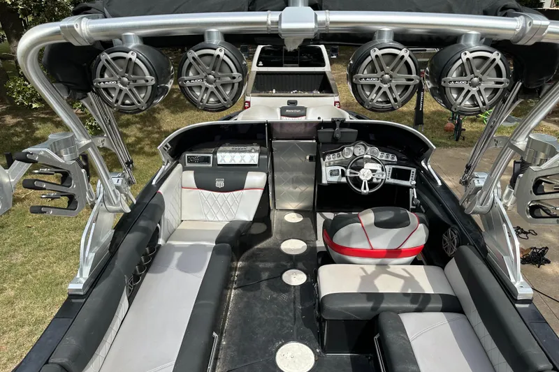 Slide: The Image of MasterCraft X46 2014 - 3
