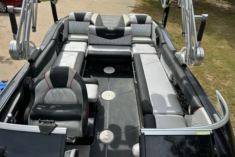 Slide: The Image of MasterCraft X46 2014 - 4