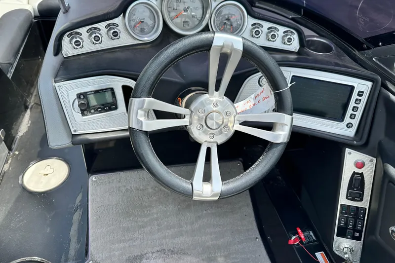 Slide: The Image of MasterCraft X46 2014 - 6
