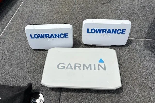 Slide: The Image of 2023 Tracker Pro Team 195 TXW Tournament Edition with Lowrance and Garmin electronics. - 11