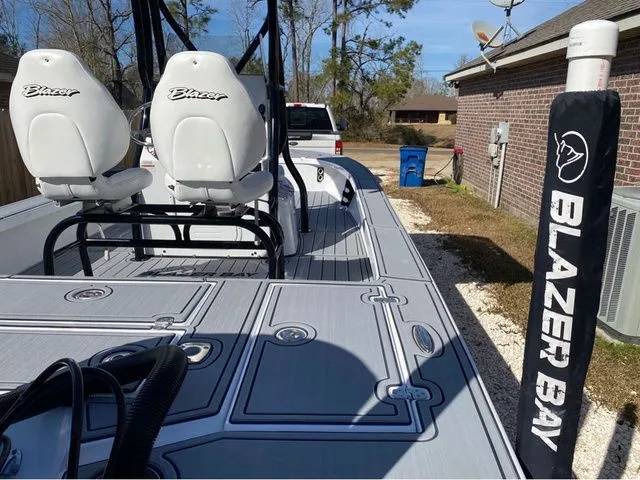 Slide: The Image of Blazer Bay 2420 GTS 2021 - 11