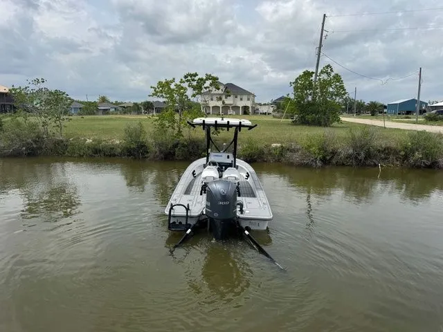 Slide: The Image of Blazer Bay 2420 GTS 2021 - 4