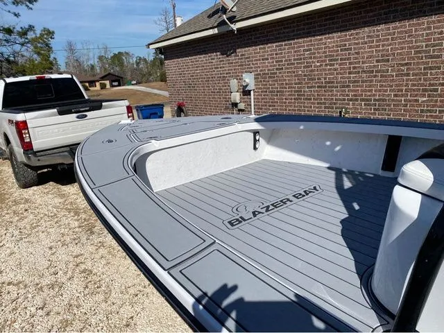 Slide: The Image of Blazer Bay 2420 GTS 2021 - 7