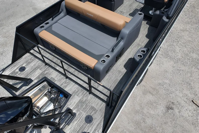 Slide: The Image of 2026 Viaggio Diamante 24 S boat interior with luxurious seating and modern design. - 6