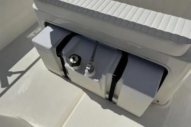 Slide: The Image of Boston Whaler 170 Montauk 2017 - 6