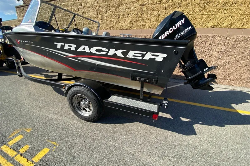 The Image of Tracker Pro Guide V-175 Combo 2011 - undefined