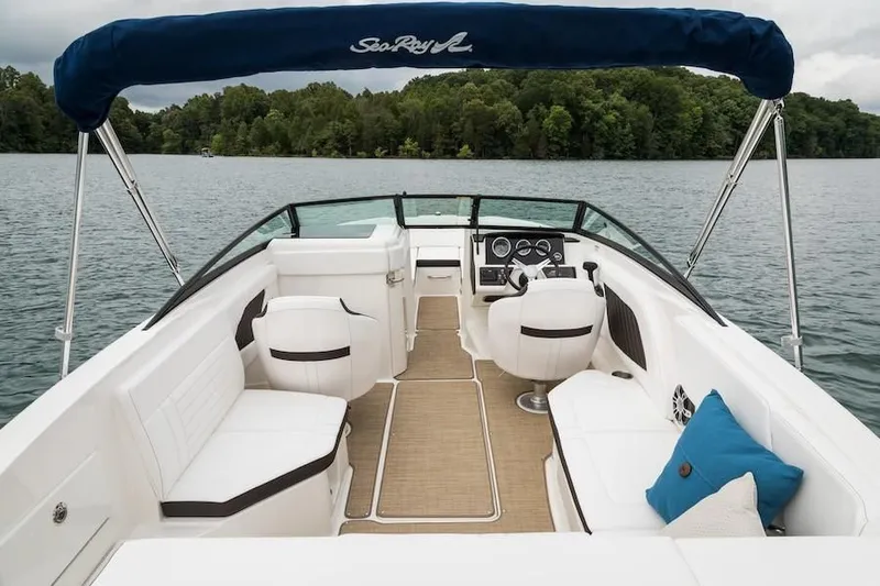 Slide: The Image of 2023-Sea-Ray-SPX-230-MarineMax - 7