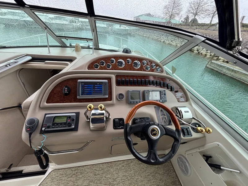 Slide: The Image of Sea Ray Sundancer 310 2001 - 14