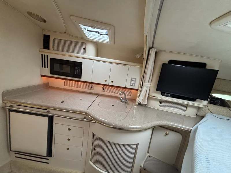Slide: The Image of Sea Ray Sundancer 310 2001 - 17