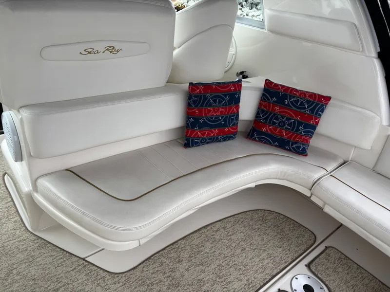 Slide: The Image of Sea Ray Sundancer 310 2001 - 4