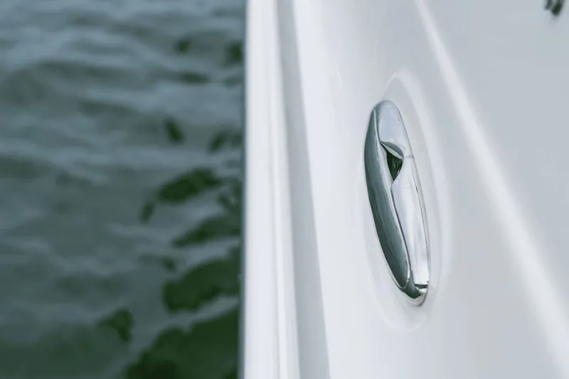 Slide: The Image of Boston Whaler 280 Vantage 2027 - 78