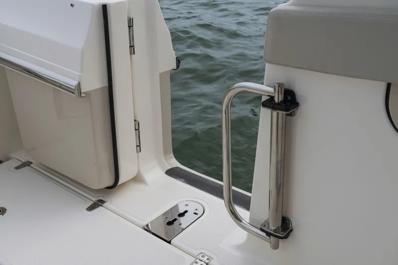 Slide: The Image of Boston Whaler 280 Vantage 2027 - 66