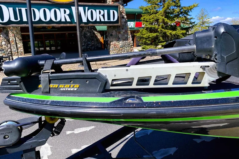 Slide: The Image of 2017 Nitro Z19 boat with Minn Kota Ultrex motor at Outdoor World. - 4