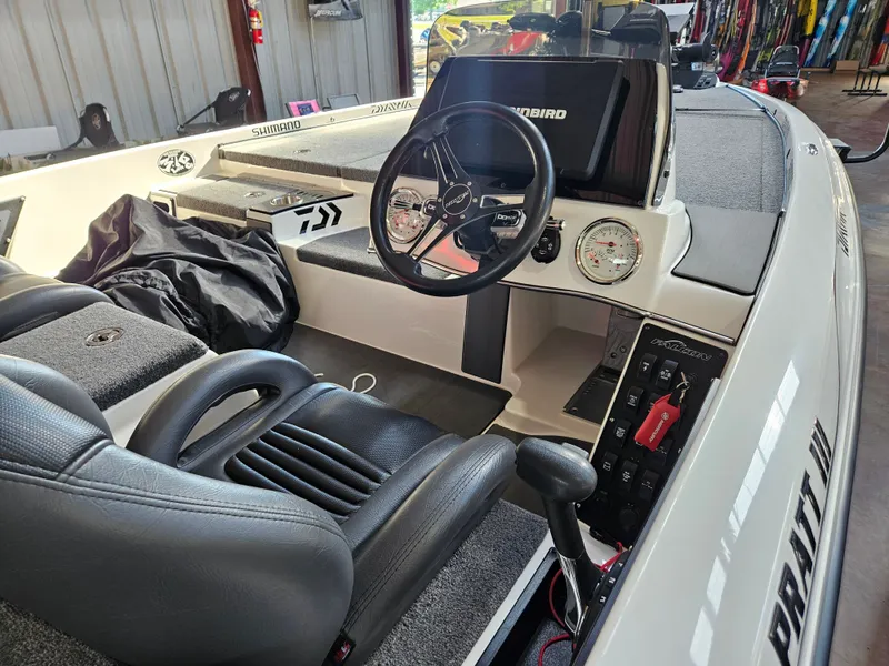 Slide: The Image of Falcon Boats F21TE 2022 - 10