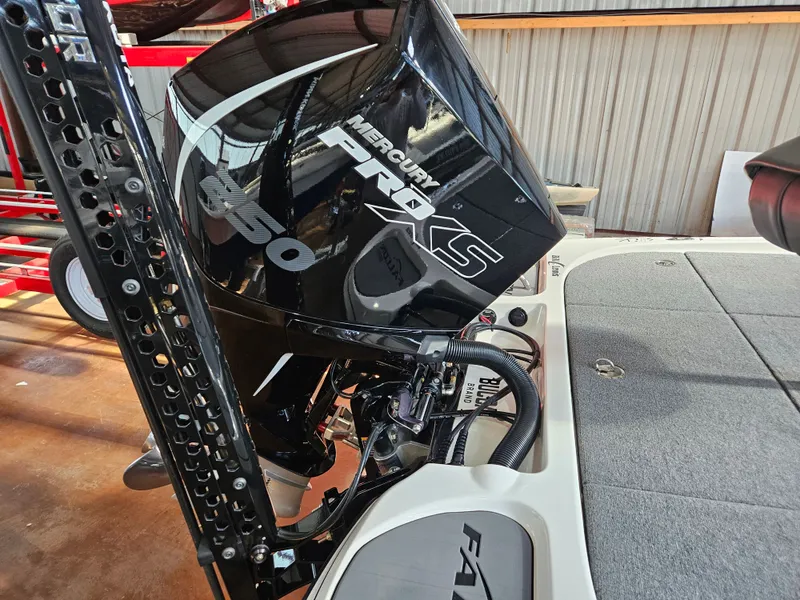 Slide: The Image of Falcon Boats F21TE 2022 - 11