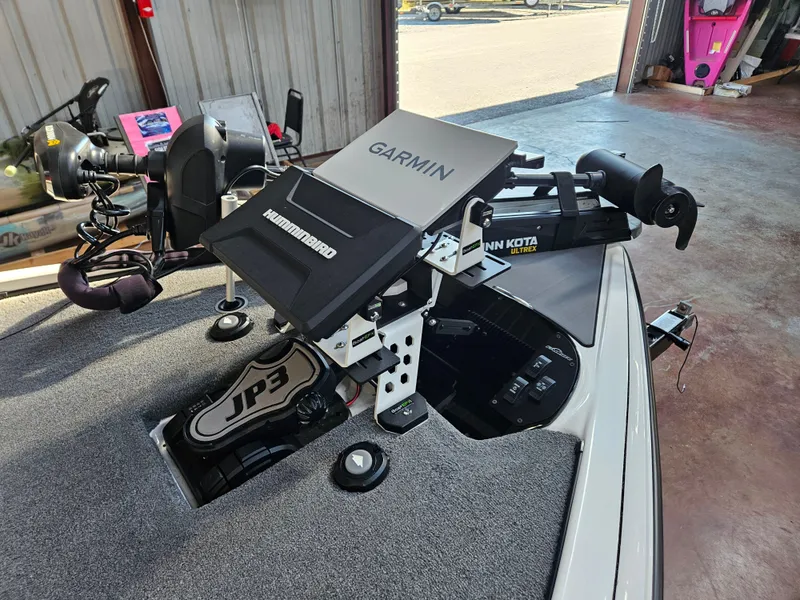 Slide: The Image of Falcon Boats F21TE 2022 - 13