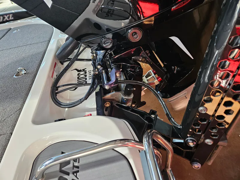 Slide: The Image of Falcon Boats F21TE 2022 - 6