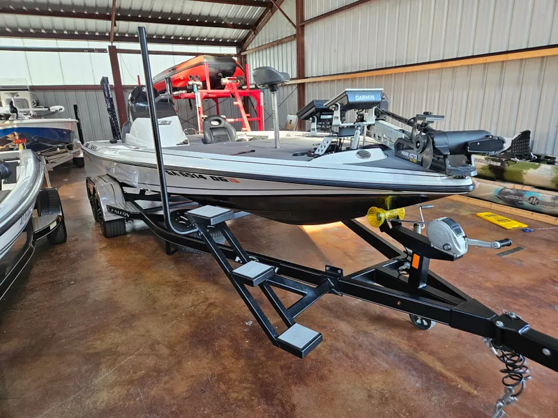 Slide: The Image of Falcon Boats F21TE 2022 - 8