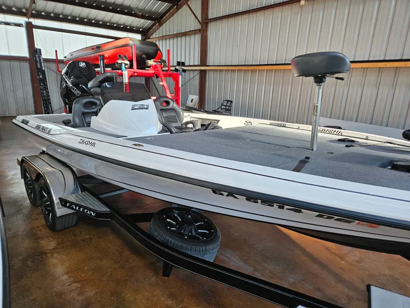 Slide: The Image of Falcon Boats F21TE 2022 - 9