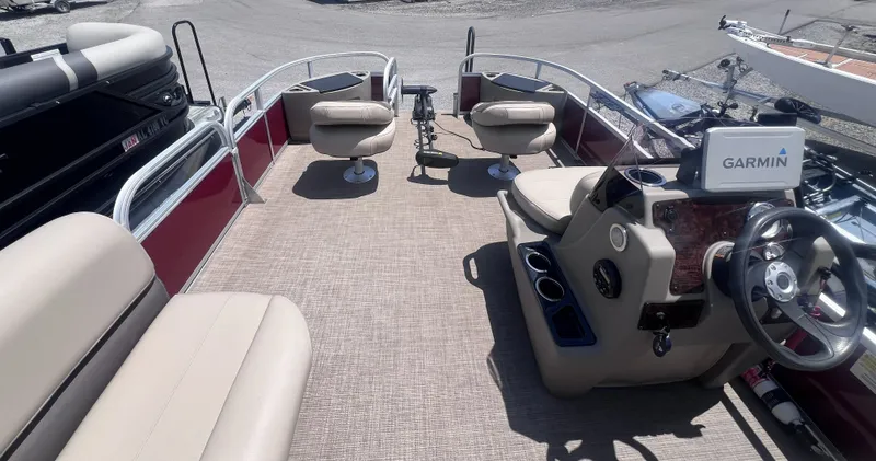 Slide: The Image of Sun Tracker 18 Bass Buggy 2021 - 13