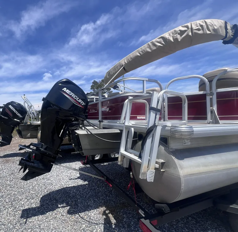 Slide: The Image of Sun Tracker 18 Bass Buggy 2021 - 3