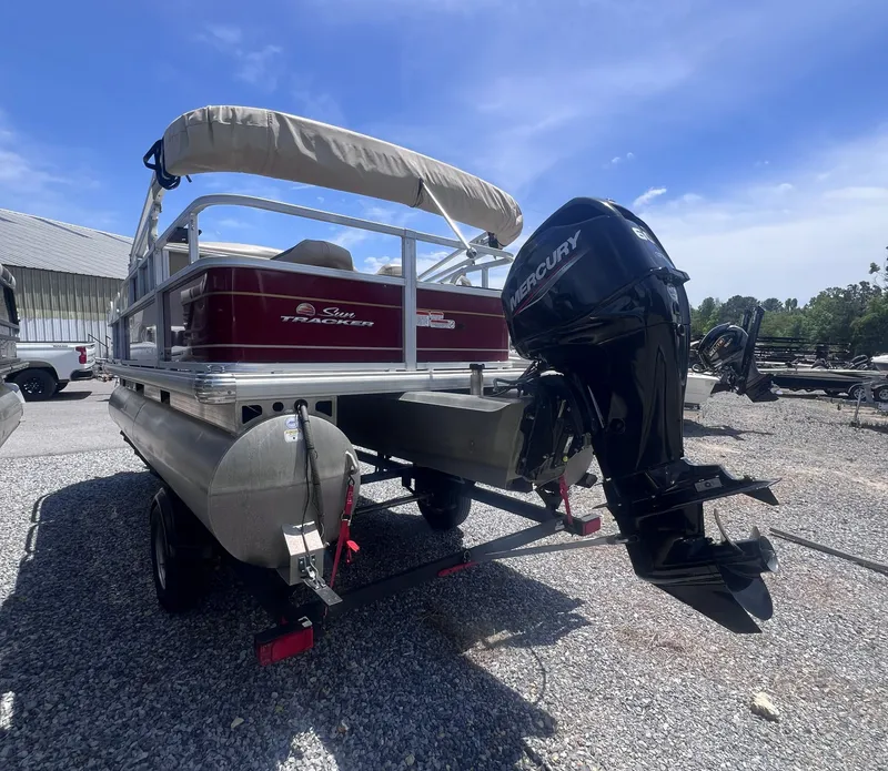 Slide: The Image of Sun Tracker 18 Bass Buggy 2021 - 5