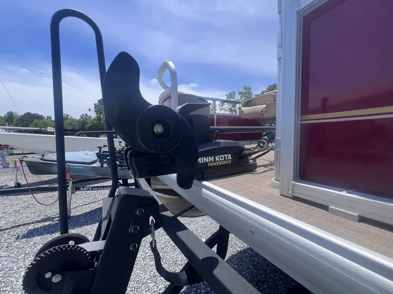 Slide: The Image of Sun Tracker 18 Bass Buggy 2021 - 6