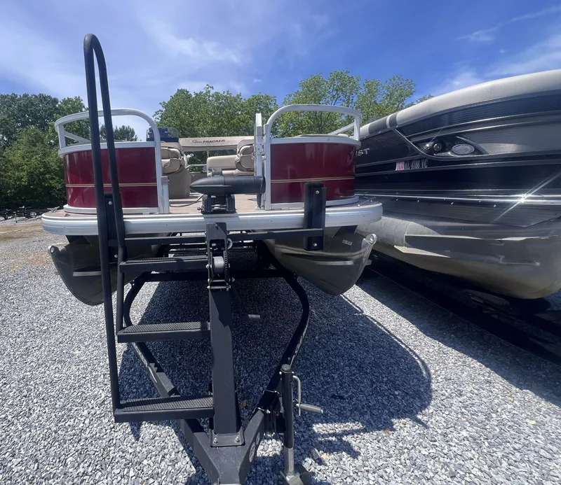 Slide: The Image of Sun Tracker 18 Bass Buggy 2021 - 7