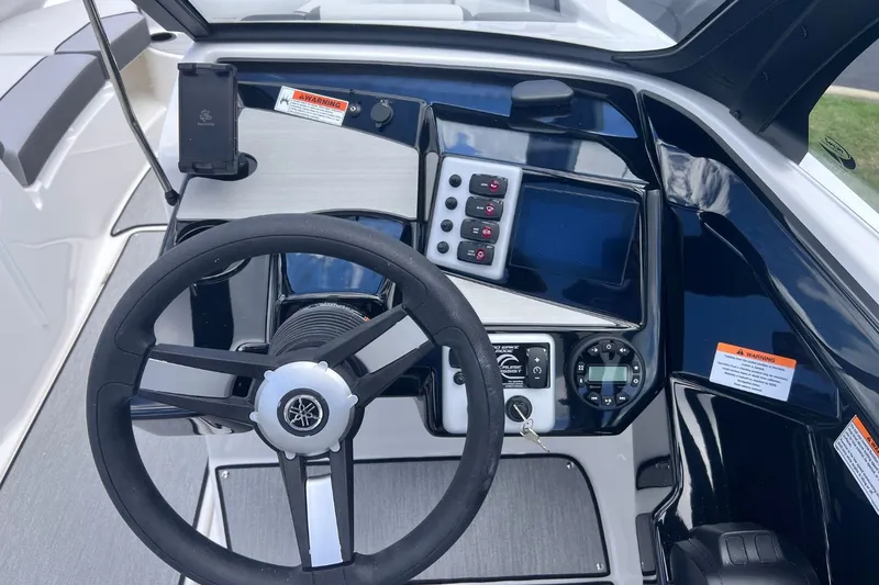 Slide: The Image of Yamaha AR220 2026 - 10