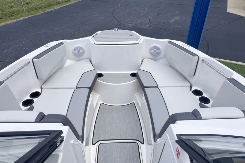Slide: The Image of Yamaha AR220 2026 - 14