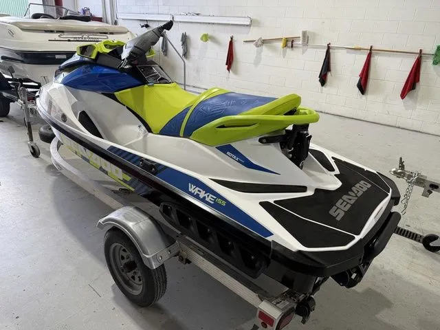 Slide: The Image of Sea-Doo Wake 2017 - 4