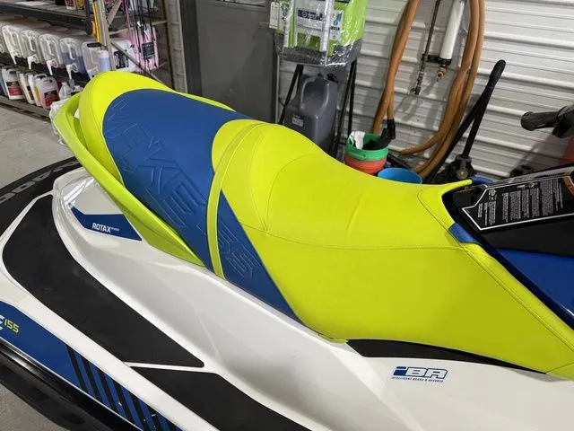 Slide: The Image of Sea-Doo Wake 2017 - 6