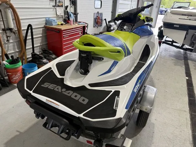 Slide: The Image of Sea-Doo Wake 2017 - 5