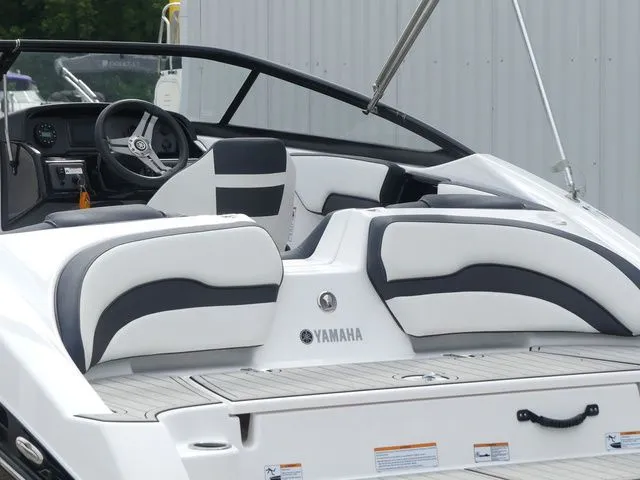 Slide: The Image of Yamaha SX195 2020 - 11