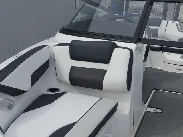 Slide: The Image of Yamaha SX195 2020 - 16