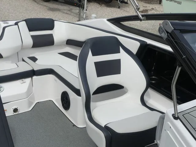 Slide: The Image of Yamaha SX195 2020 - 19