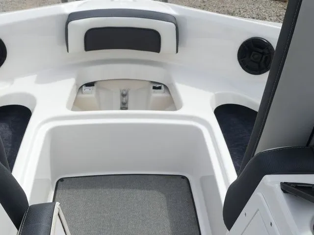 Slide: The Image of Yamaha SX195 2020 - 33