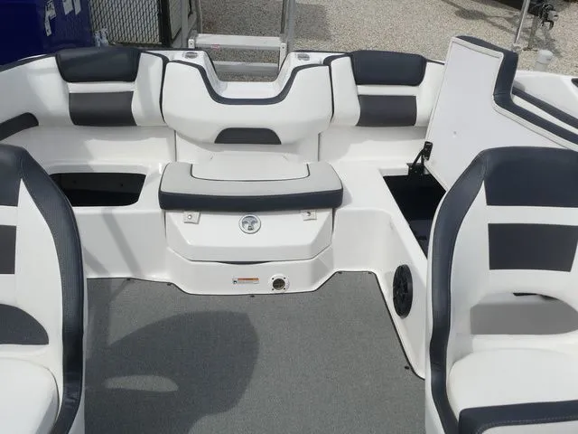 Slide: The Image of Yamaha SX195 2020 - 34