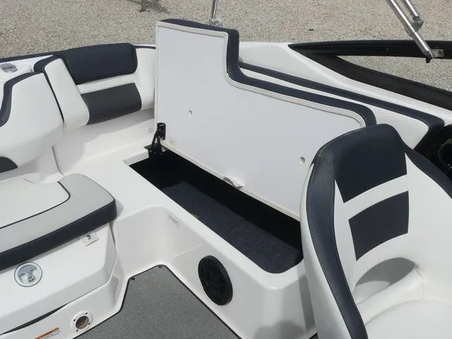 Slide: The Image of Yamaha SX195 2020 - 35