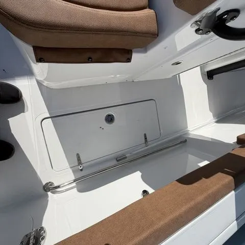 Slide: The Image of Sea Hunt Gamefish 27 Coffin Box 2026 - 24
