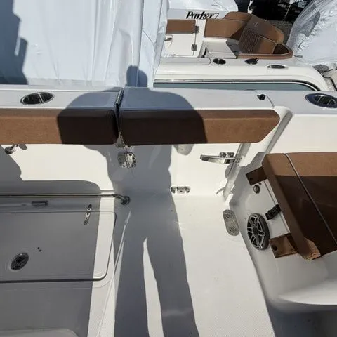 Slide: The Image of Sea Hunt Gamefish 27 Coffin Box 2026 - 25