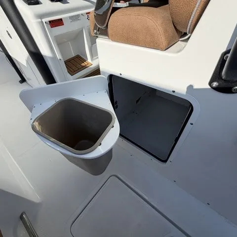 Slide: The Image of Sea Hunt Gamefish 27 Coffin Box 2026 - 28