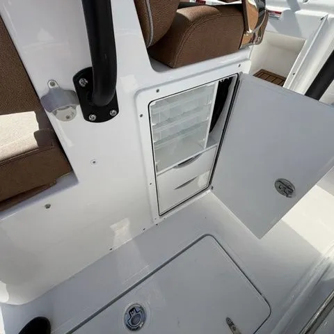 Slide: The Image of Sea Hunt Gamefish 27 Coffin Box 2026 - 29