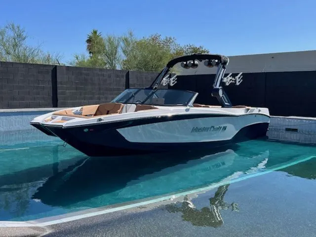The Image of MasterCraft XT24 2026 - 1