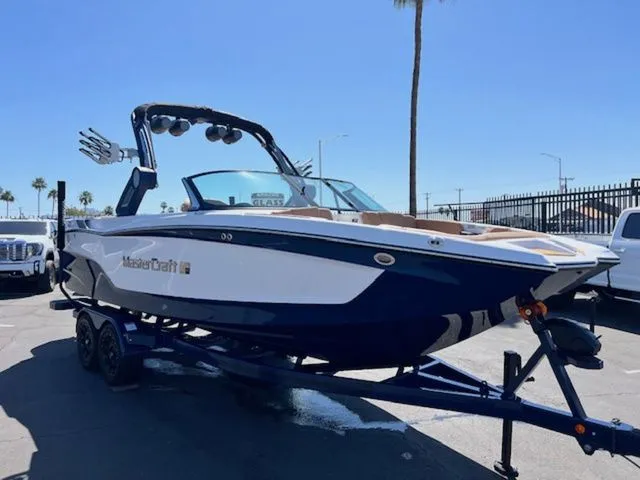 Slide: The Image of MasterCraft XT24 2026 - 12