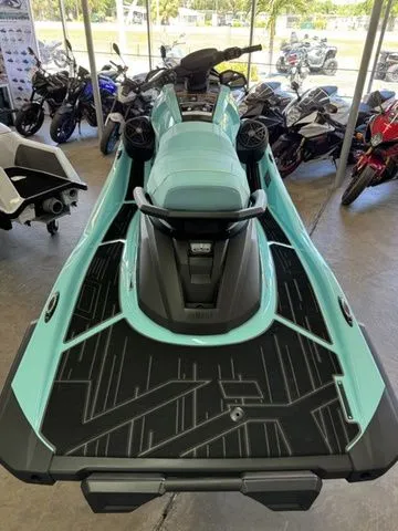Slide: The Image of Yamaha VX Limited HO 2025 - 6