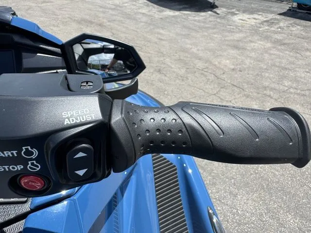 Slide: The Image of Yamaha VX Cruiser HO 2025 - 12