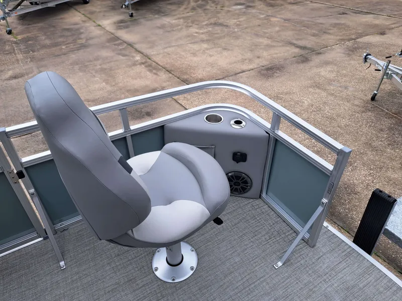 Slide: The Image of Avalon Venture Quad Fish - 19' 2026 - 11